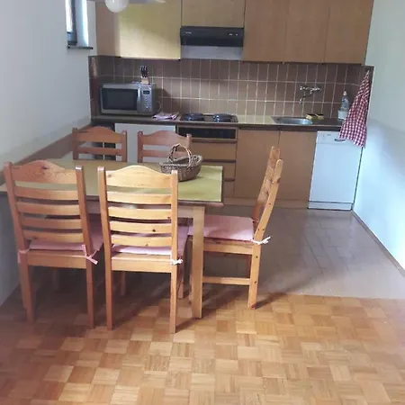 Apartma Ravne