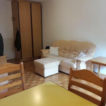 Apartma Ravne *